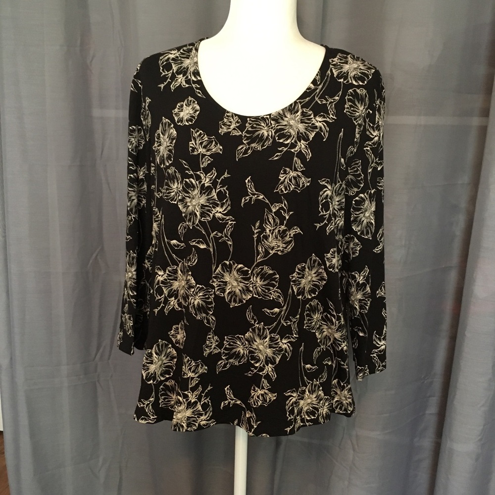 Weekends By Chico’s Size LARGE Black Floral Stretchy 3/4 Sleeve Top (Chico's 2)